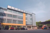 Cahaya Hotel Cirebon Hotels in Lemahwungkuk
