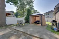 11 Mi to Manhattan: Pet-Friendly Duplex w/ Yard!