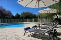 Logis Hôtel la Bastide des Monges - マウンテンビュー