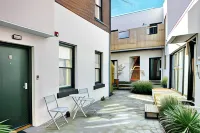 Sixty Two on Grey Serviced Apartments Các khách sạn ở St Kilda