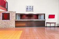 Red Roof Inn & Suites Lexington – Hamburg
