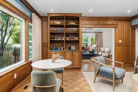 Grape Escape Inn & Suites