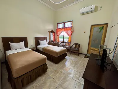 Hotel Winong Asri Hotels near WIFI.ID ALFAMART DR. SUSANTO PATI