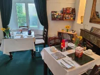 Arches B&B Hotels in Treverbyn