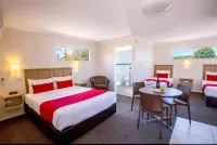 Apple & Grape Motel - parking