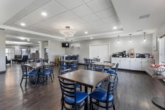 Best Western Plus MidAmerica Hotel