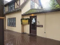 Crandell Mountain Lodge - Parkplatz