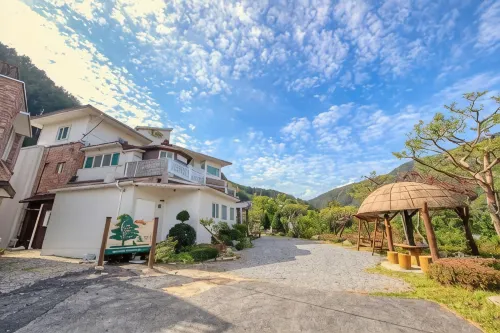 Gapyeong Pogny Kids Poolvilla