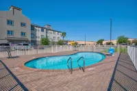 Motel 6 Harlingen, TX - Pools