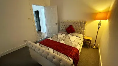 Luxury 2 Bedroom Entire Flat - Self Check in & Check Out
