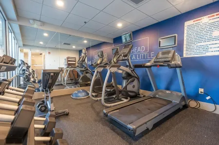 Holiday Inn Express & Suites Cocoa Beach Отели в г. Коко-Бич