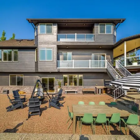 Large luxury home!  Views!  Hot tub!  Game room!  EV charger! Pool table! Grill!