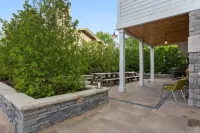 100 Steps to Lake Michigan Beach, Private Paved Courtyard, Gas Fire Pit.