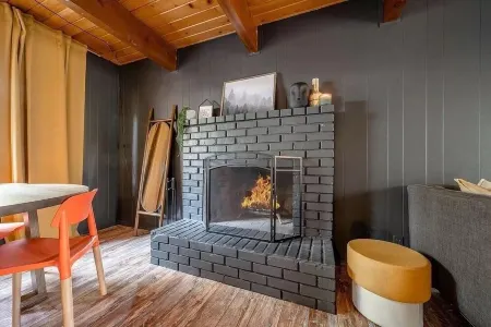 Coz Getaway Right in the middle of Twain Harte! Отели в г. Твейн Харт