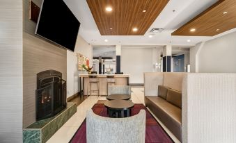 Holiday Inn Express & Suites Edmonton South