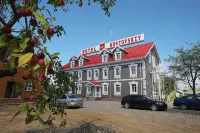 Hotel Rostovskiy Hotel dekat The Varnitsky Trinity Monastery of St. Sergius