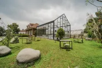 Dream Belle Villa Hotel dekat Halal Mart Jambudipa Cisarua BandungBarat