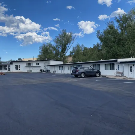 89 & Nine Motel