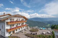 Panoramahotel Huberhof فنادق في Rio di Pusteria