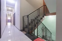 RedDoorz Syariah near Jalan Jakarta Samarinda Hotel di Timbau