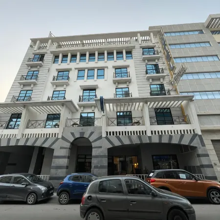 Hôtel le Consul Отели рядом с достопримечательностью «Avenue Habib Bourguiba»