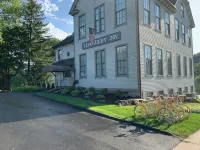 Chambery Inn Hotels in Lee