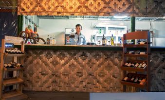 Merchant Art Boutique Hotel - Housity