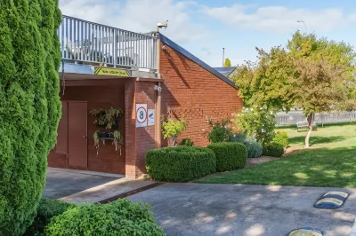 Roydons Motor Inn