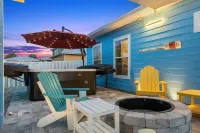 Charming Home with Hot Tub and Enclosed Florida Room - Cozy Retreat Hotels in Upper Grand Lagoon