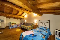 Country villa with private pool and garden great for families, groups
