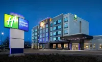 Holiday Inn Express Red Deer North 세터스 플레이스 주변 호텔