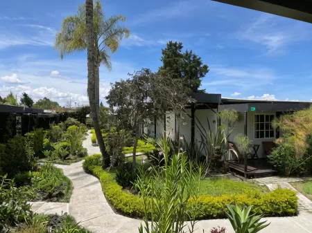 Hotel & Golf Isak Aeropuerto Отели рядом с достопримечательностью «Mirador al Aeropuerto de Medellin MDE»