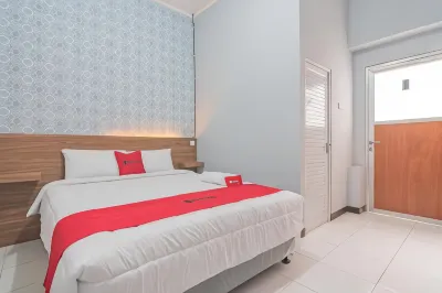 RedDoorz Near Alun-Alun Garut Hotel dekat Basecamp Puncak gunung Sagara via sagara