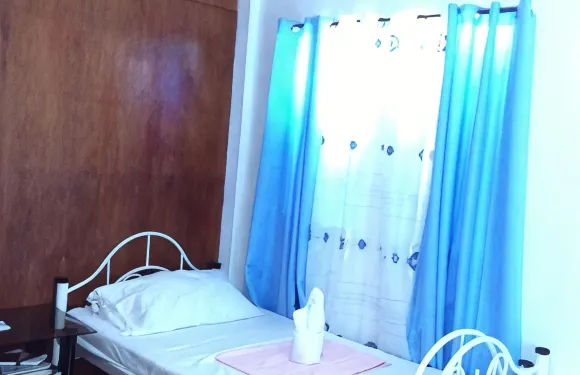 特洛伊小屋酒店