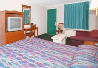 Rodeway Inn Madison Heights - Detroit Hotels in Clawson