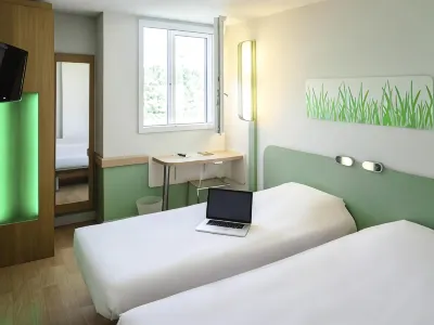 Ibis Budget Aeroport le Bourget Garonor Hotels near Lindbergh Le Garçon et l'Homme