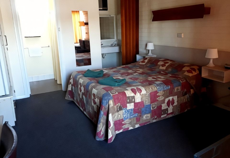 Bordertown Motel - Housity