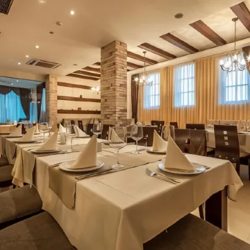 Grand Royale Apartment Complex & Spa