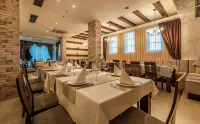 Grand Royale Apartment Complex & Spa