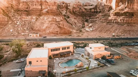 Bluff Dwellings Resort