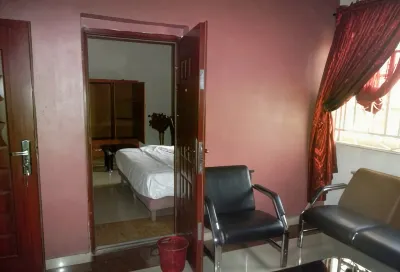 Clen-Phil Hotels - Deluxe Standard Close to Many Attractions  호텔