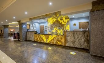 Azka Hotel