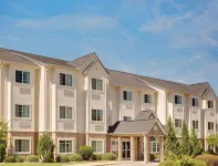 Microtel by Wyndham Perry National Fairground Area I-75