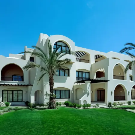 JAZ Neo Saraya Palms Отели рядом с достопримечательностью «Grand Waterworld Makadi : Water Slides»