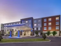 Holiday Inn Express & Suites Ruskin - Sun City by IHG