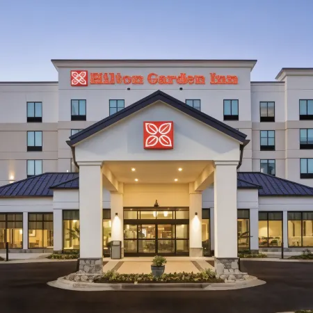 Hilton Garden Inn Gastonia Отели рядом с достопримечательностью «Kure CBD & Vape»