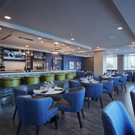 Hilton Garden Inn St. John's Newfoundland Отели рядом с достопримечательностью «Мемориал Юниверсити оф Ньюфаундленд»