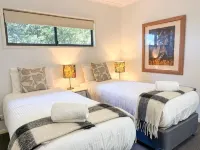 Tranquil Getaways on Obi Maleny Hotels in Bald Knob
