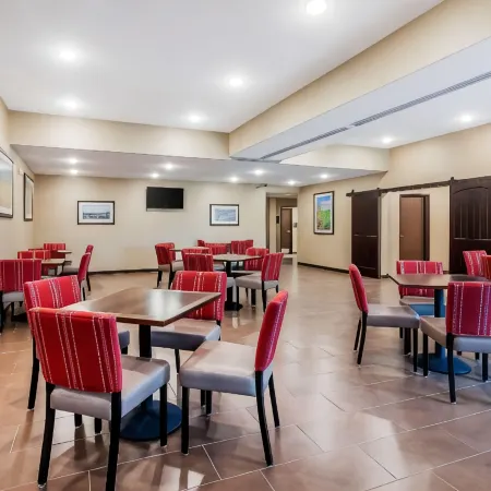 Comfort Suites