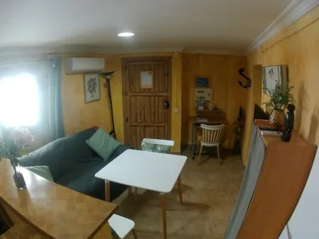 Complete apartment 4 persons (2 in bed and 2 in sofa bed) central in Tíjola Отели в г. Валье дель Альмансора